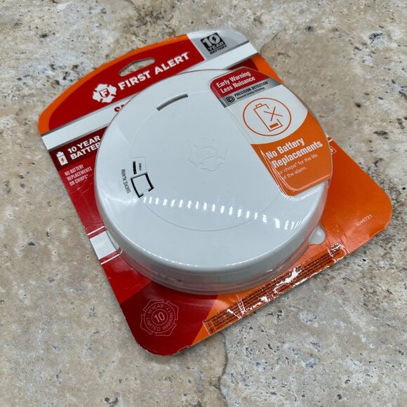 First Alert Smoke Detector Precision Detection White Slim SM210 New Sealed! - Picture 10 of 10
